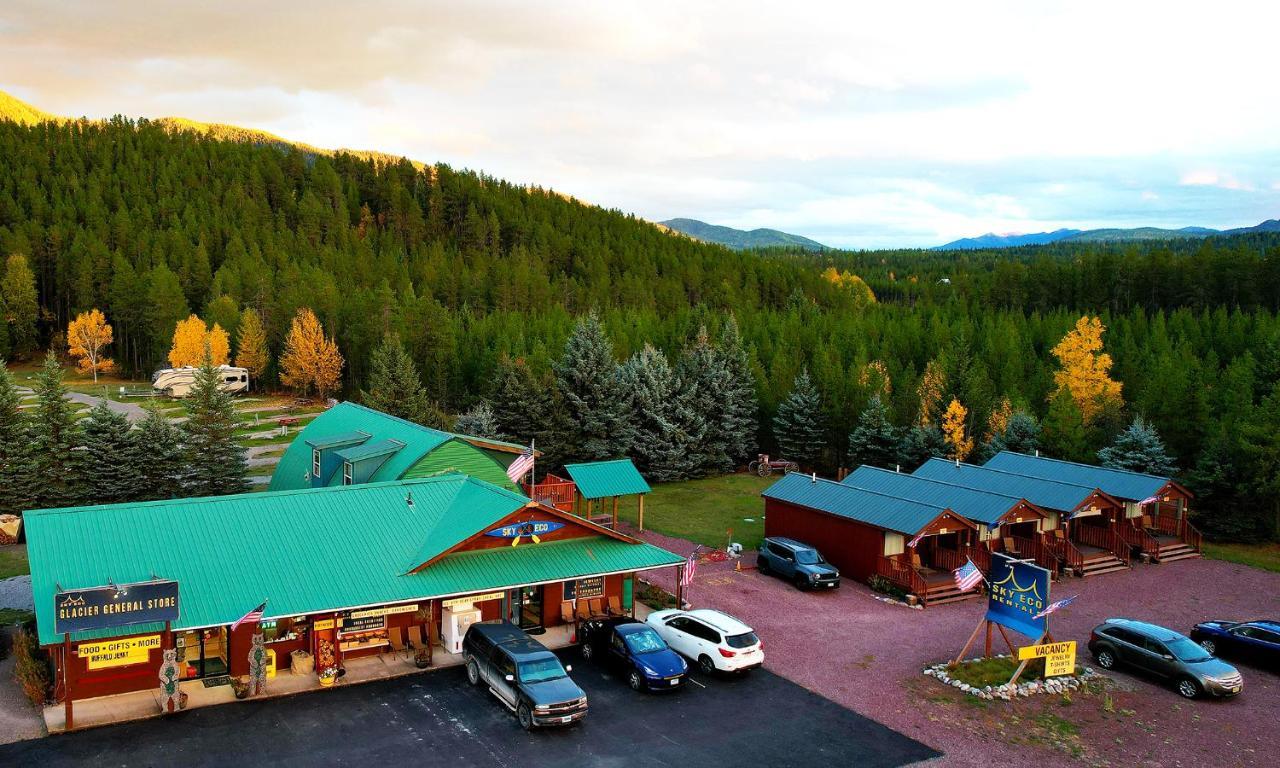 Sky Eco - Glacier General Store And Cabins Coram Exteriér fotografie