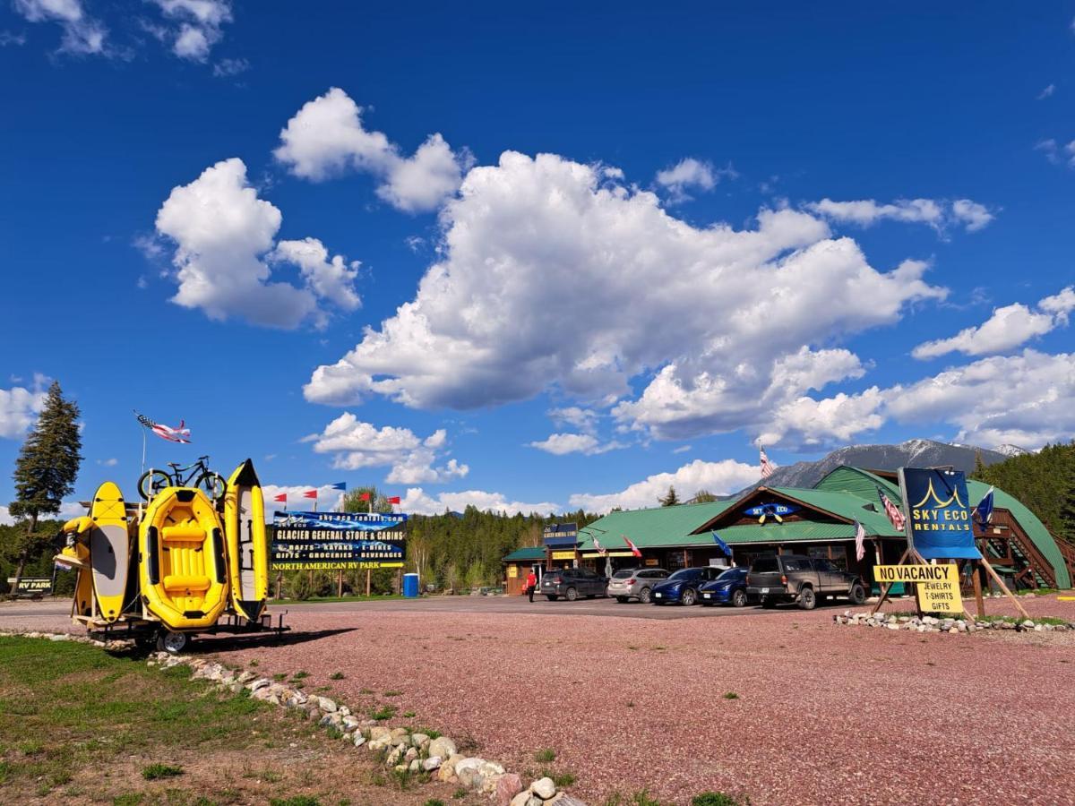 Sky Eco - Glacier General Store And Cabins Coram Exteriér fotografie